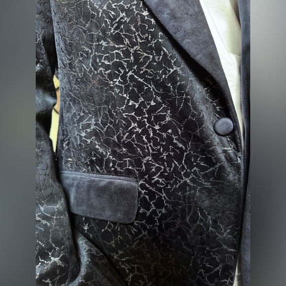 Blazer - Picture 5 of 5